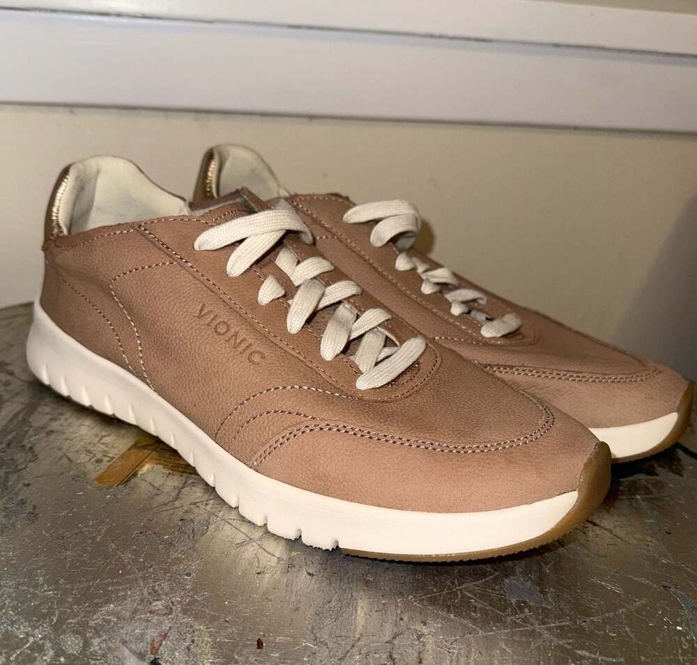 Vionic Uptown Sneaker Tan Leather Metallic Heel Women's Size 10 Wide